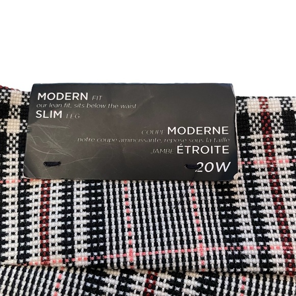 Le Chateau Slim Fit Leg-Sits below Belly button - Size 20W-Pull on pants-NWT - Picture 8 of 13